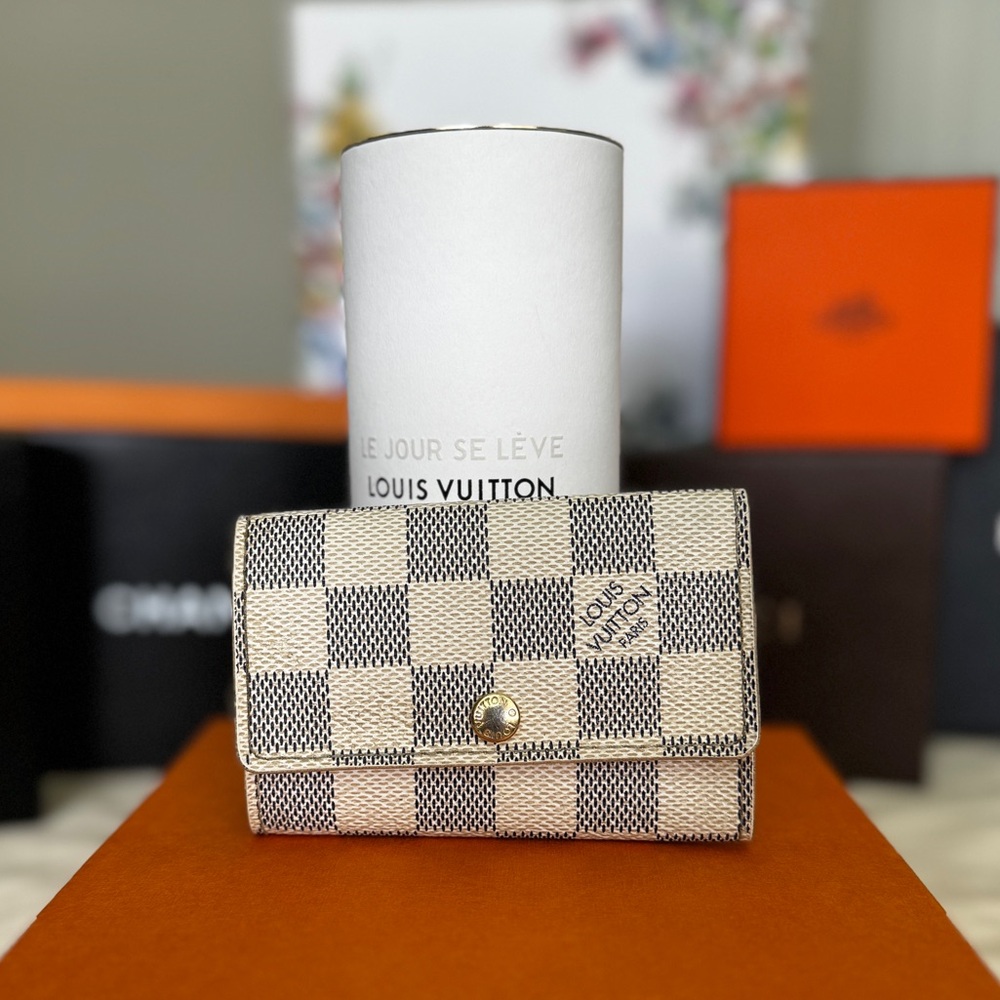 Louis Vuitton Damier Azur 6 key ring, with YN initial